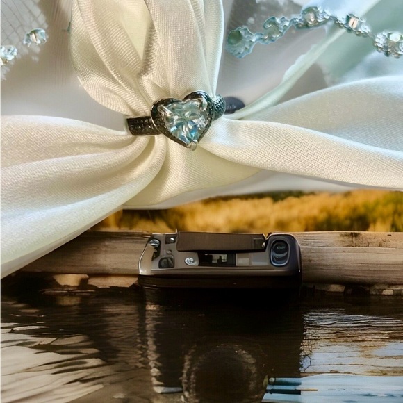 Rare Blue Diamond and blue topaz ring - Picture 5 of 5